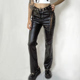 Pantalon en cuir style punk pour femme | Pantalon en cuir japonais | Pantalon en cuir coupe slim | Pantalon à sangles pour femme | Pantalon en cuir foncé | Pantalon en cuir décontracté | Pantalon en cuir moulant | Pantalon en cuir avec bretelles | Pantalon en cuir audacieux | Pantalon en cuir à jambe droite