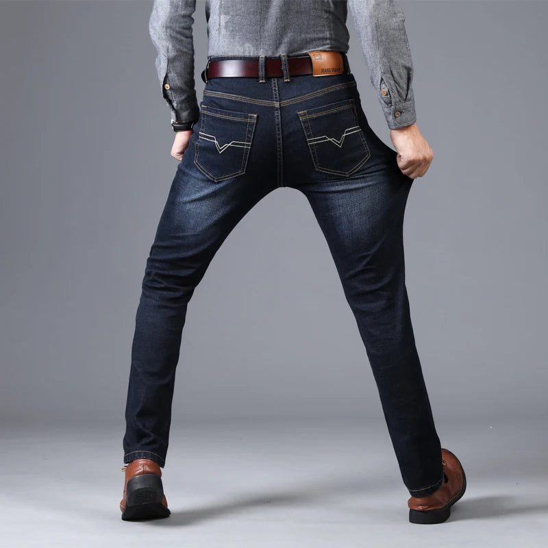 Jean stretch homme automne | Jean droit hiver homme | Pantalon long homme stretch | Jean homme coupe droite | Jean polyvalent homme hiver | Jean mode homme automne | Pantalon homme stretch hiver | Jean droit homme chaud | Jean homme automne hiver | Jean long homme stretch