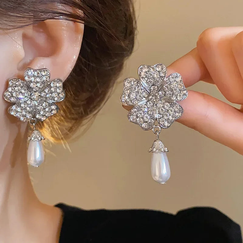 Colliers de fête à fleurs femme bracelet et boucles d’oreilles