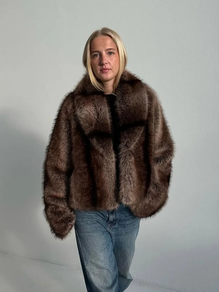 Vestes épaisses en fausse fourrure pour femmes, manteau chaud Chic à revers de couleur unie, manches longues, ample, vêtements d'extérieur de rue, hiver 2025