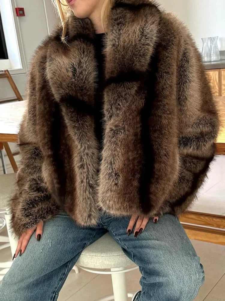Vestes épaisses en fausse fourrure pour femmes, manteau chaud Chic à revers de couleur unie, manches longues, ample, vêtements d'extérieur de rue, hiver 2025