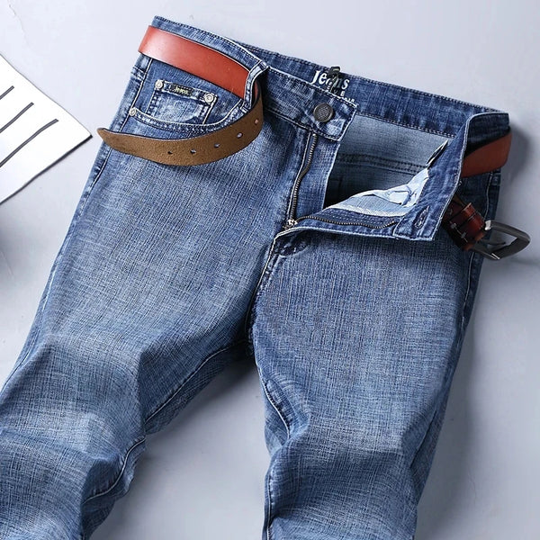 Jean homme bleu stretch | Jean droit homme business | Jean classique homme | Pantalon denim homme | Jean smart homme | Jean bleu regular fit | Jean mode homme | Jean homme printemps | Jean automne homme | Pantalon homme stretch