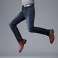Jean stretch homme automne | Jean droit hiver homme | Pantalon long homme stretch | Jean homme coupe droite | Jean polyvalent homme hiver | Jean mode homme automne | Pantalon homme stretch hiver | Jean droit homme chaud | Jean homme automne hiver | Jean long homme stretch