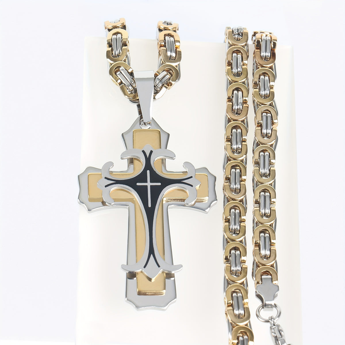 Men's vintage pendant necklace flat pendant detail