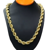 Collier or jaune 18K | Collier maille torsadée | Collier plaqué or femme | Bijou or jaune 18 carats | Collier charme or jaune | Collier élégant femme | Chaîne torsadée or 18K | Collier mode plaqué or | Collier fin or jaune | Collier tendance 18K