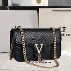 Sac à main femme luxe cuir | Sac bandoulière femme design | Sac de marque femme 2022 | Sac femme chaîne V élégant | Sac luxe cuir femme tendance | Sac à main stylé pour femme | Sac femme designer 2022 | Sac crossbody cuir femme luxe | Sac à épaule femme de marque | Sac à main fashion cuir femme