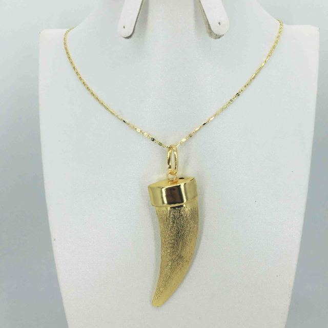 Collier doré 24K femme | Bijoux mariage style Dubaï | Collier fantaisie femme doré | Ensemble collier femme luxe | Collier design or Dubaï | Collier boutique femme mariage | Collier femme or brillant | Collier mode 24 carats | Parure collier femme dorée | Bijoux femme mariage Dubaï